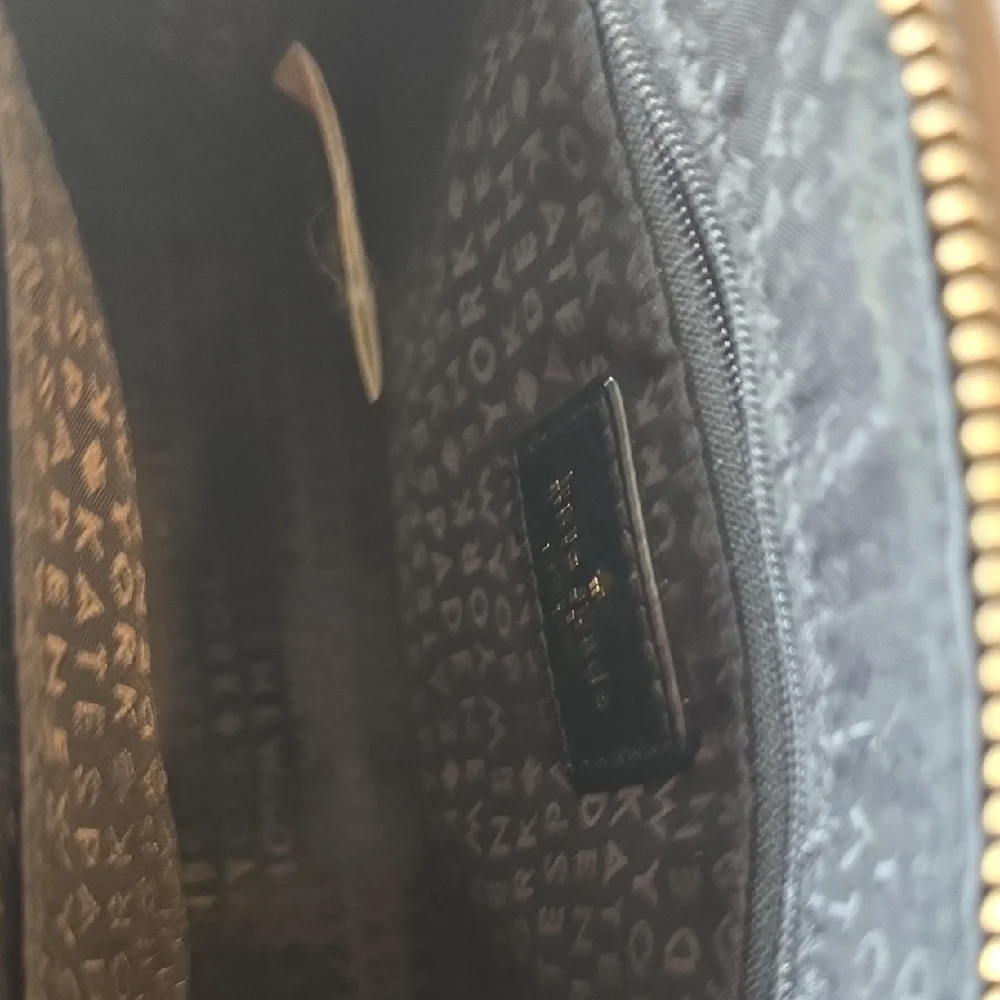 Kate Spade Classic Black and Cream Bag 10x8 - Picture 10 of 10